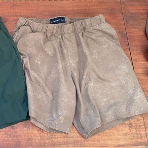 Abercrombie & Fitch patterned lined athletic shorts